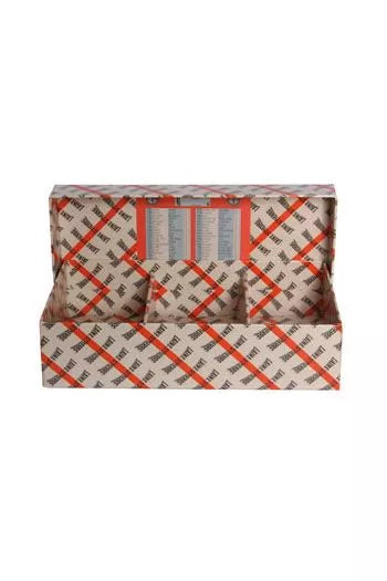 Maison Sajou box for Laine St Pierre thread.