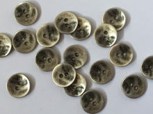 Metal buttons