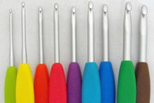Amour Crochet Hooks by Clover