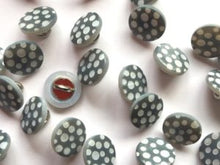 Dotty buttons with shank
