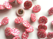 Dotty buttons with shank
