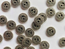 Metal buttons