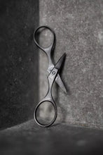 Baby Bow Scissors by Merchant & Mills